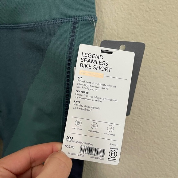 NEW Athleta Allyson Felix Legend Shine Seamless High-Rise Bike Short Green XS - Picture 9 of 11